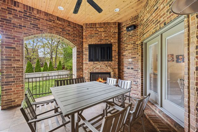 2737 N Signet Place, Fayetteville, AR 72703
