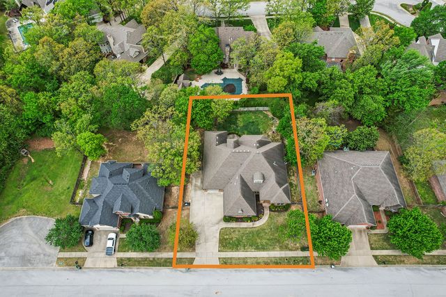 2737 N Signet Place, Fayetteville, AR 72703