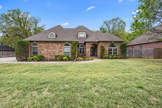 2737 N Signet Place, Fayetteville, AR 72703