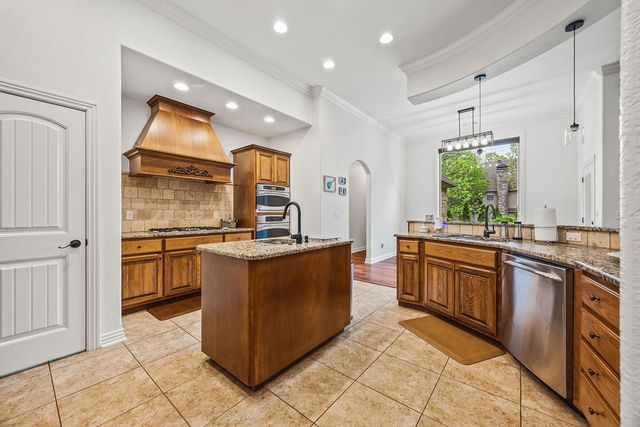 2737 N Signet Place, Fayetteville, AR 72703