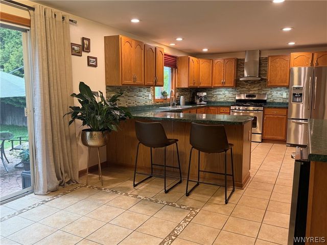 14 Hitching Post Lane, Amherst, NY 14228