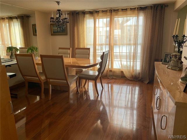 14 Hitching Post Lane, Amherst, NY 14228