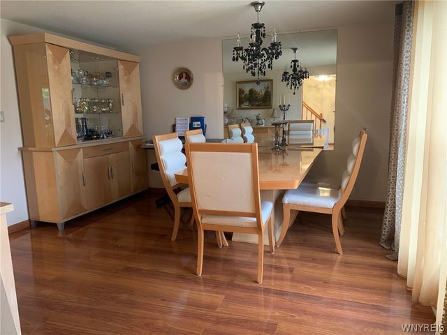14 Hitching Post Lane, Amherst, NY 14228