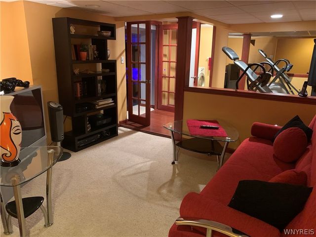 14 Hitching Post Lane, Amherst, NY 14228
