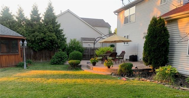 14 Hitching Post Lane, Amherst, NY 14228
