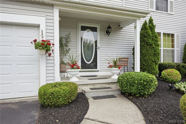 14 Hitching Post Lane, Amherst, NY 14228