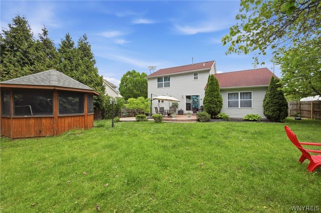 14 Hitching Post Lane, Amherst, NY 14228