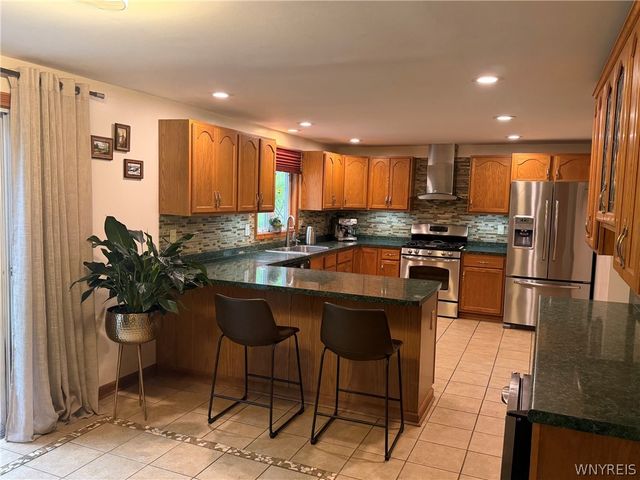 14 Hitching Post Lane, Amherst, NY 14228