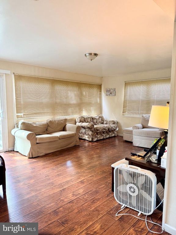 4374 CONCORD DR, FEASTERVILLE TREVOSE, PA 19053 — photo 3