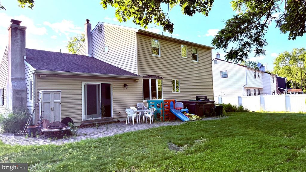 Image 10 of property listing at 140 JACQUELINE AVE, Delran, NJ 08075