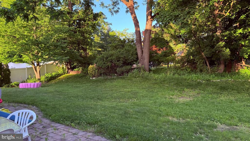 Image 15 of property listing at 140 JACQUELINE AVE, Delran, NJ 08075