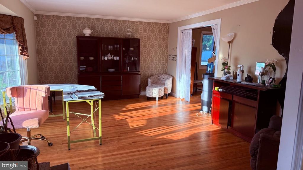 Image 2 of property listing at 140 JACQUELINE AVE, Delran, NJ 08075