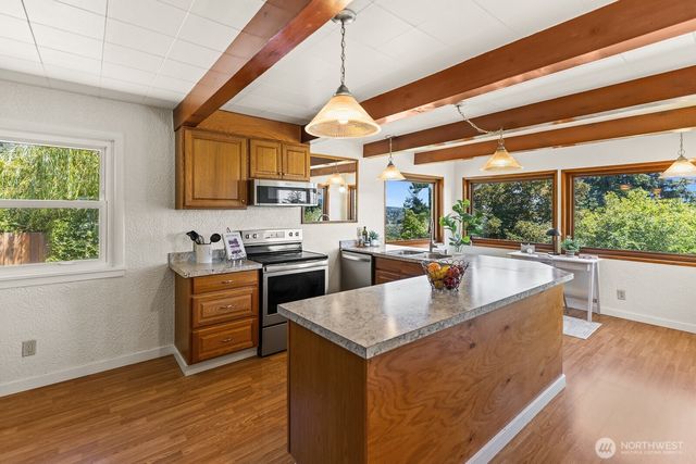 605 S Charleston Avenue, Bremerton, WA 98312