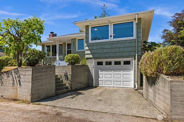 605 S Charleston Avenue, Bremerton, WA 98312