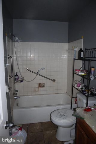 1260 BARNABY TER SE, Washington, DC 20032