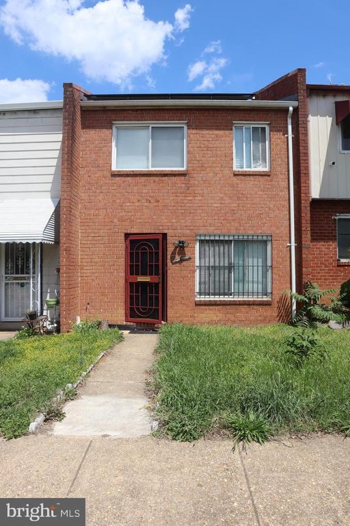 1260 BARNABY TER SE, Washington, DC 20032