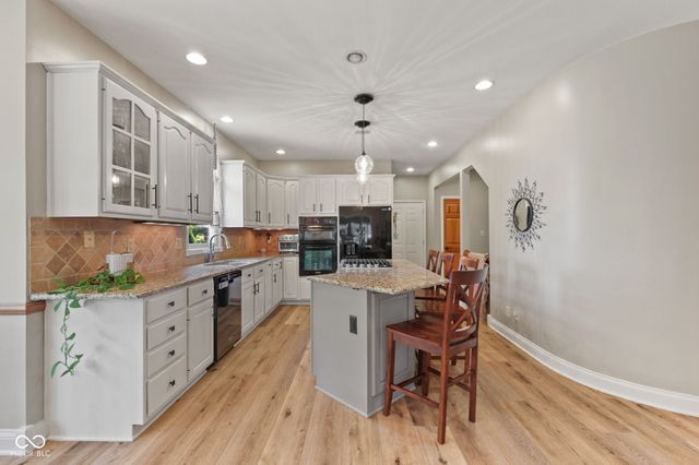 1291 Eagle Valley Drive, Greenwood, IN 46143