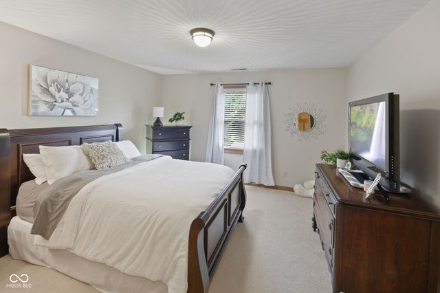 1291 Eagle Valley Drive, Greenwood, IN 46143