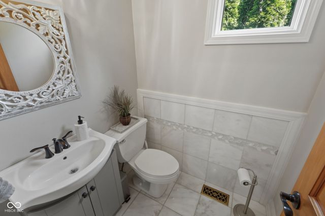 1291 Eagle Valley Drive, Greenwood, IN 46143