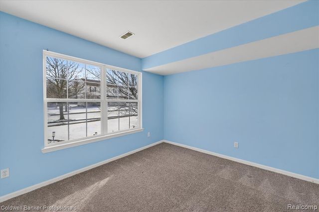 639 Andover Woods Drive, Fenton, MI 48430