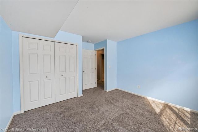 639 Andover Woods Drive, Fenton, MI 48430