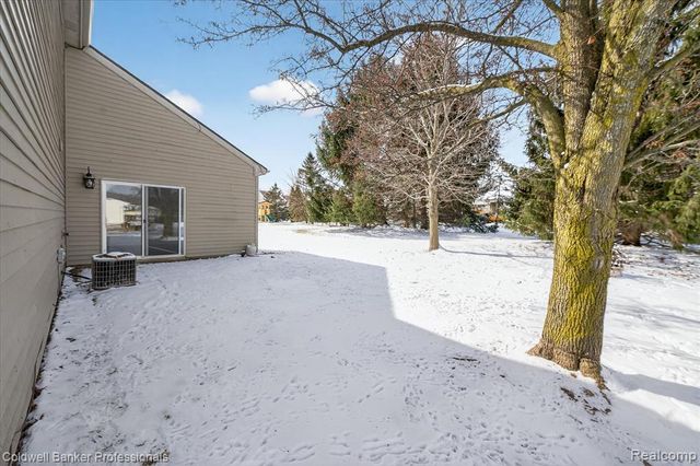 639 Andover Woods Drive, Fenton, MI 48430