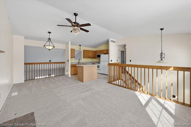 639 Andover Woods Drive, Fenton, MI 48430