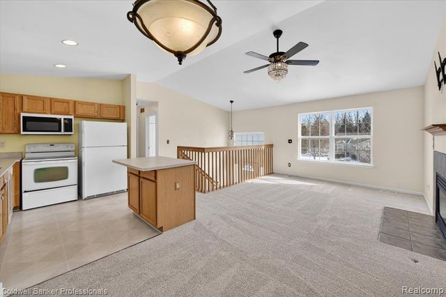 639 Andover Woods Drive, Fenton, MI 48430