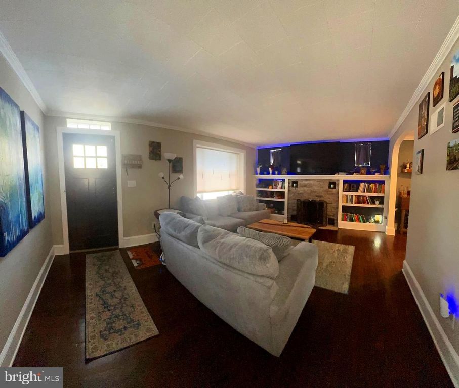 Image 10 of property listing at 426 MERRITT DR, Mount Holly, NJ 08060