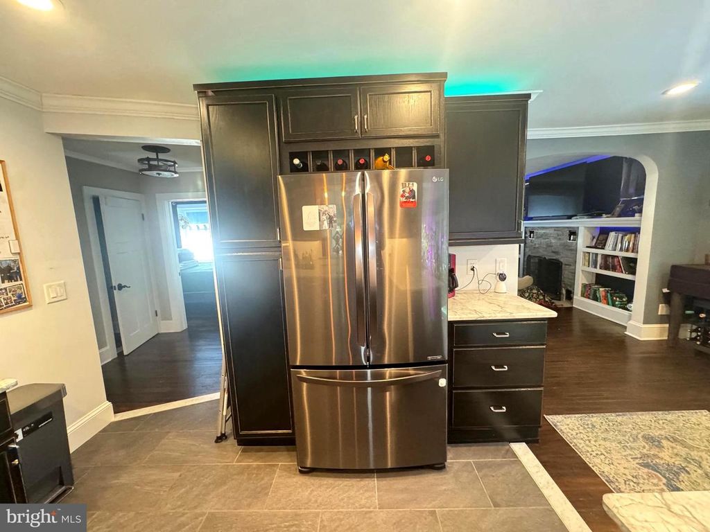 Image 12 of property listing at 426 MERRITT DR, Mount Holly, NJ 08060