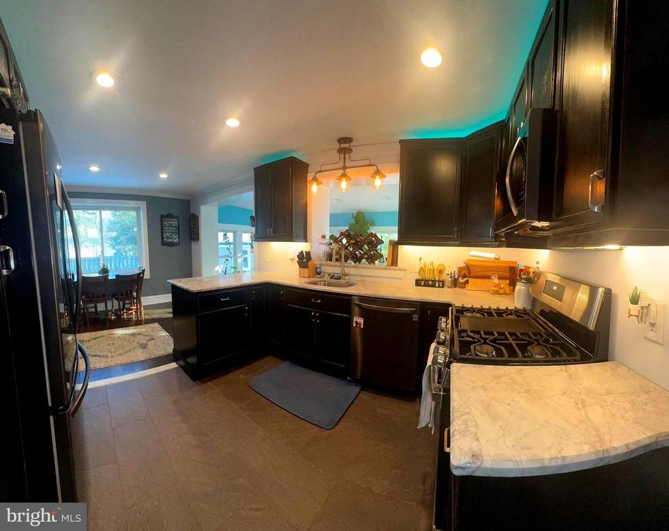 Image 15 of property listing at 426 MERRITT DR, Mount Holly, NJ 08060