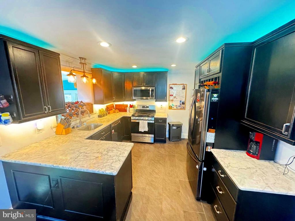 Image 16 of property listing at 426 MERRITT DR, Mount Holly, NJ 08060