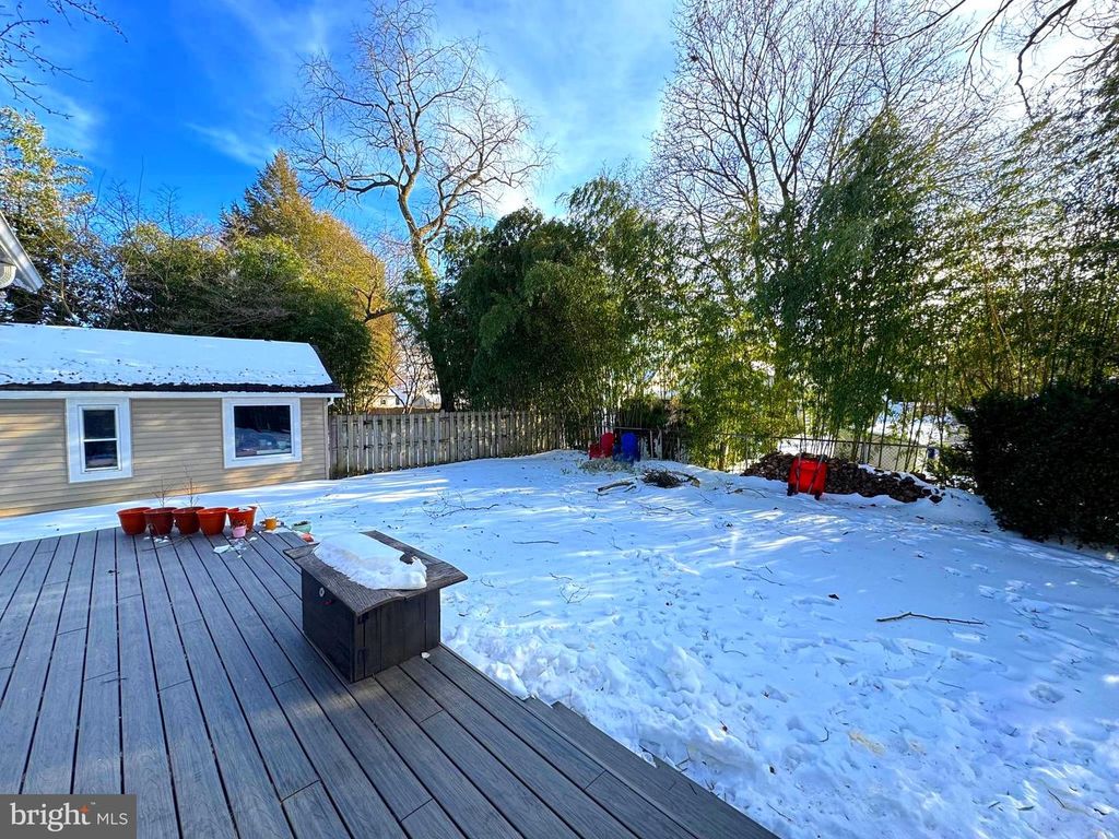 Image 3 of property listing at 426 MERRITT DR, Mount Holly, NJ 08060