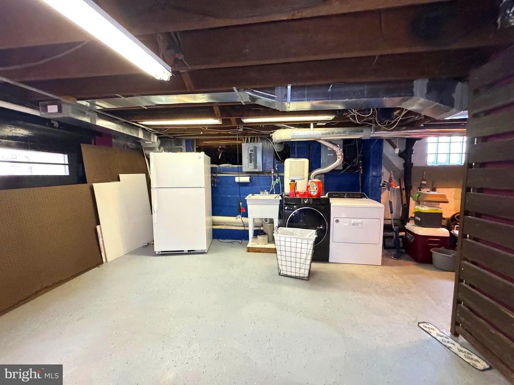 Image 34 of property listing at 426 MERRITT DR, Mount Holly, NJ 08060