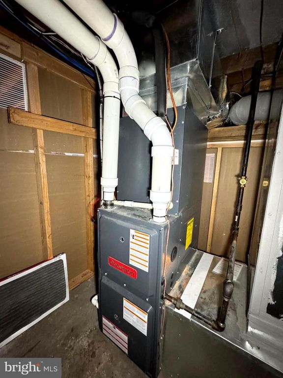 Image 41 of property listing at 426 MERRITT DR, Mount Holly, NJ 08060