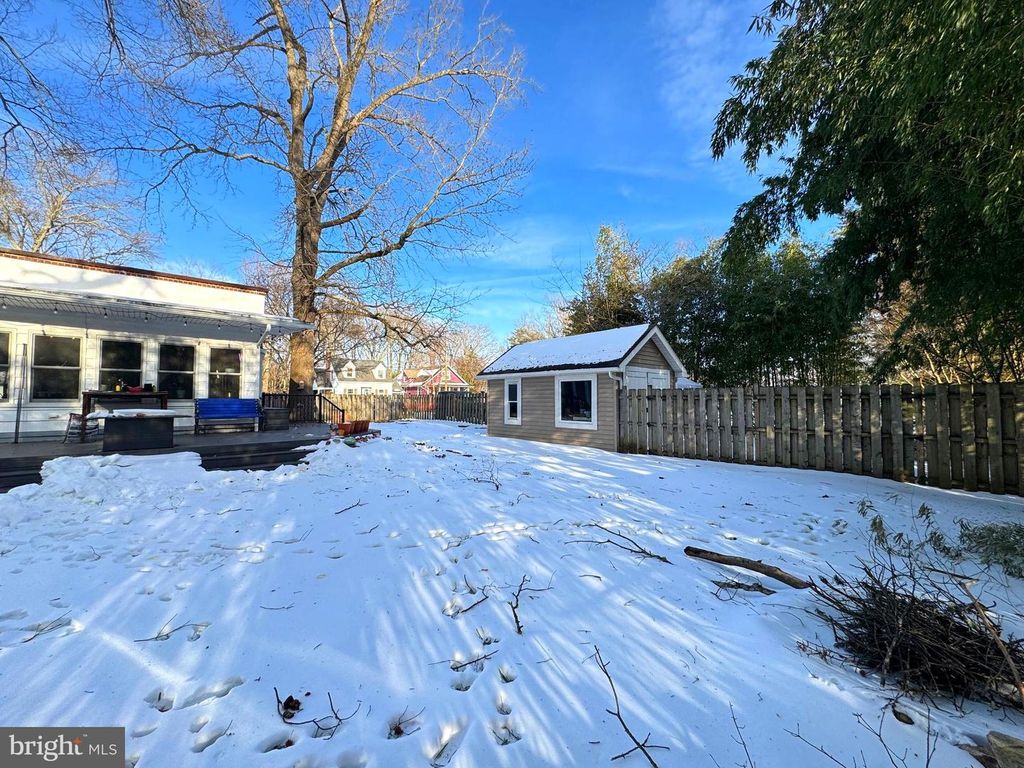 Image 6 of property listing at 426 MERRITT DR, Mount Holly, NJ 08060