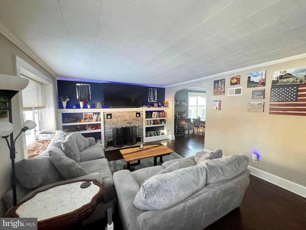 Image 7 of property listing at 426 MERRITT DR, Mount Holly, NJ 08060