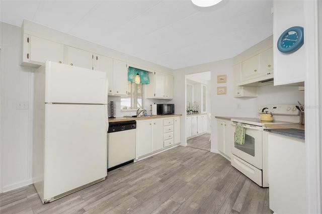 532 WALNUT CIRCLE, Venice, FL 34285