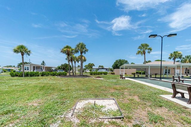 532 WALNUT CIRCLE, Venice, FL 34285