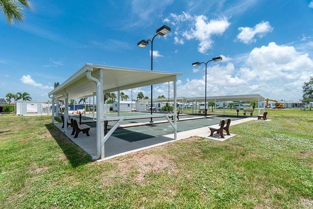 532 WALNUT CIRCLE, Venice, FL 34285