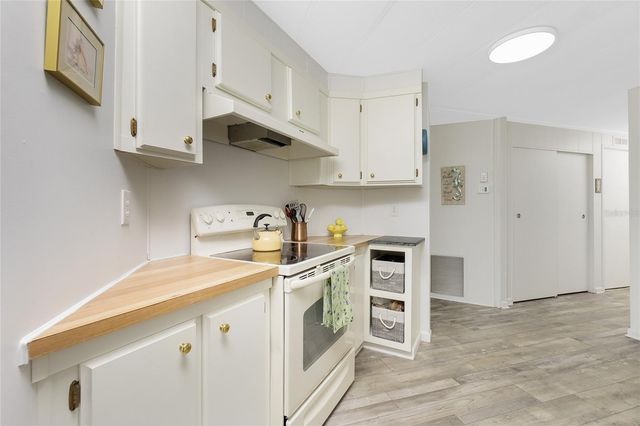 532 WALNUT CIRCLE, Venice, FL 34285