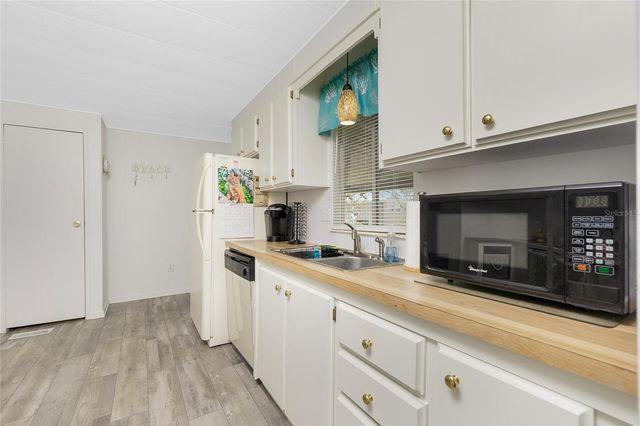 532 WALNUT CIRCLE, Venice, FL 34285