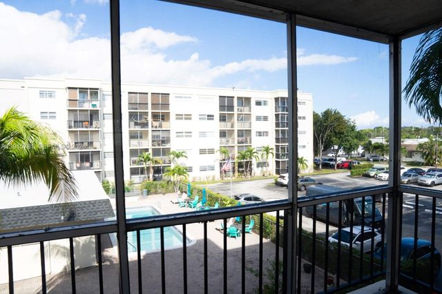 220 SW 9th Ave 306, Hallandale Beach, FL 33009