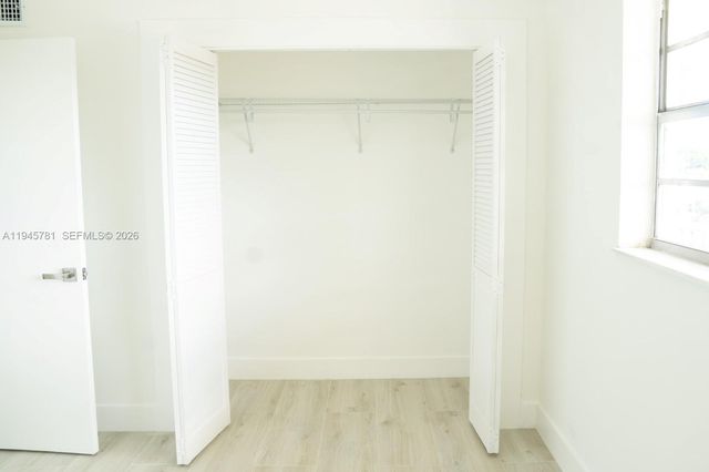 220 SW 9th Ave 306, Hallandale Beach, FL 33009