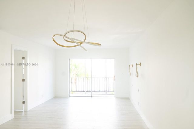 220 SW 9th Ave 306, Hallandale Beach, FL 33009