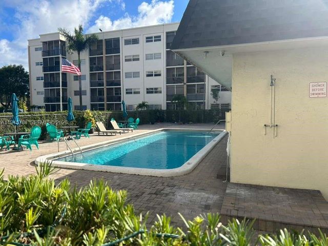 220 SW 9th Ave 306, Hallandale Beach, FL 33009