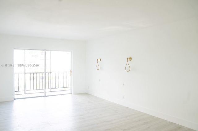 220 SW 9th Ave 306, Hallandale Beach, FL 33009