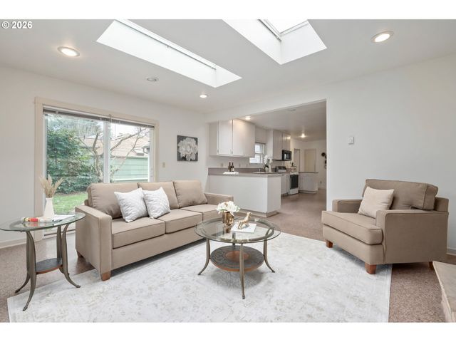 2045 KINCAID St, Eugene, OR 97405