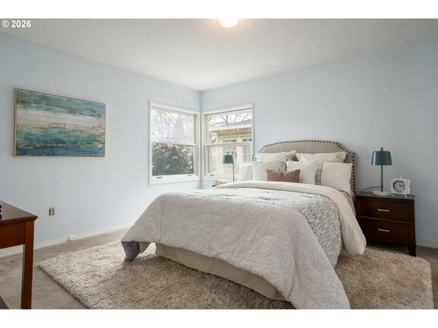 2045 KINCAID St, Eugene, OR 97405