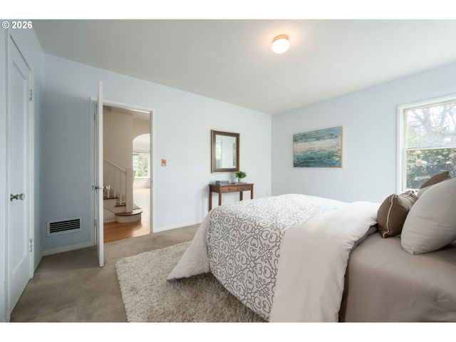 2045 KINCAID St, Eugene, OR 97405